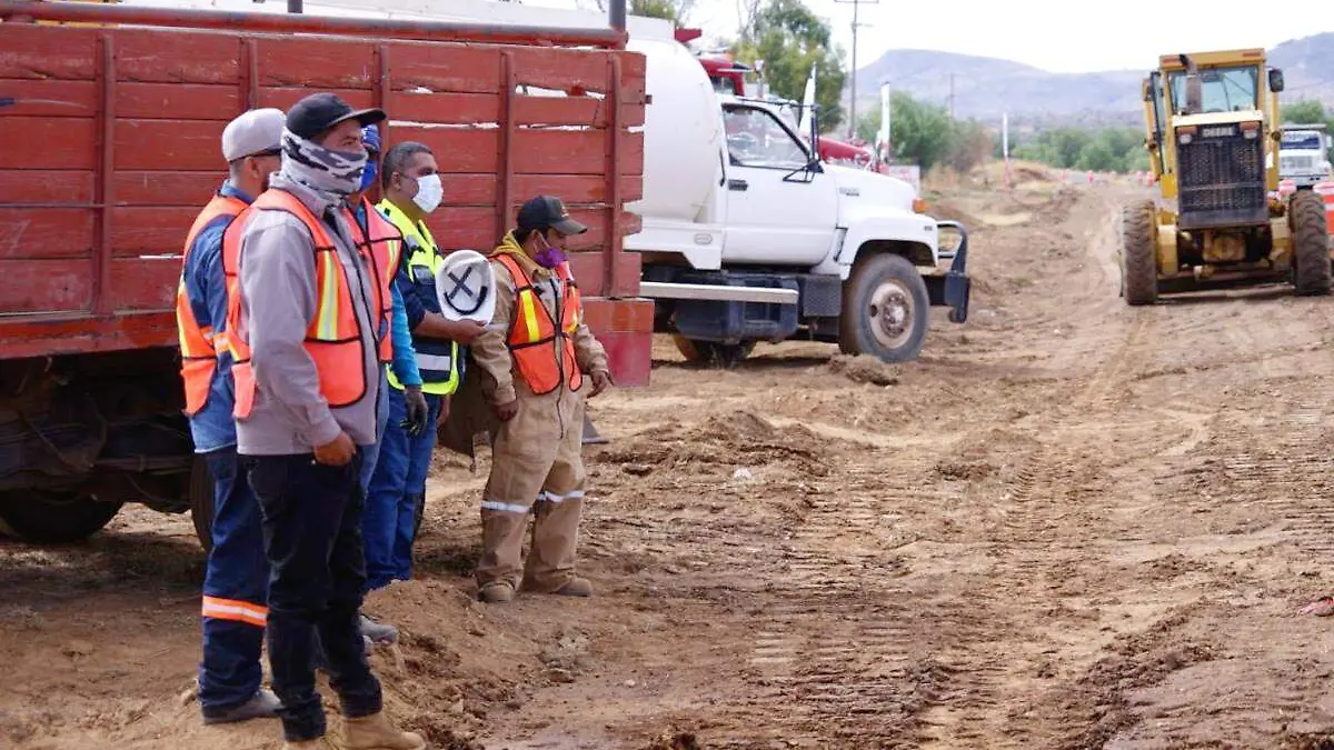 Hombres laborando en la construcción